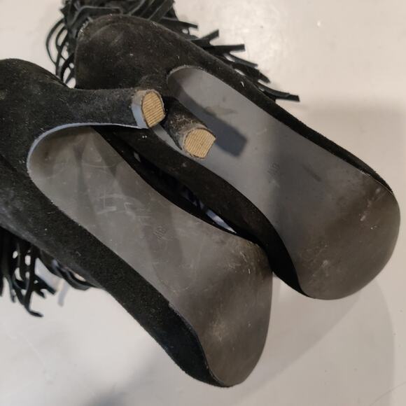 Theme Black Suede Tiered Fringe Heeled Boots Size 8W - Picture 6 of 10